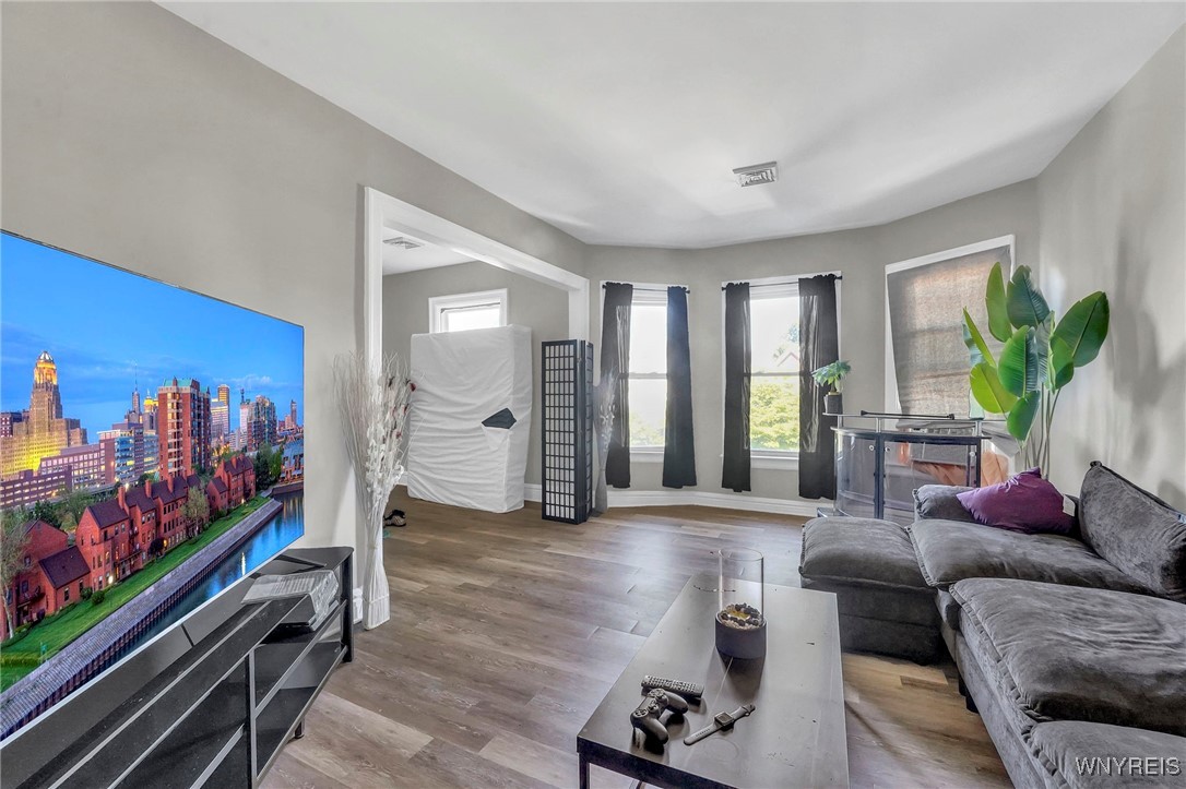 112 19th Street Buffalo, NY 14213 - Photo 3 of 13