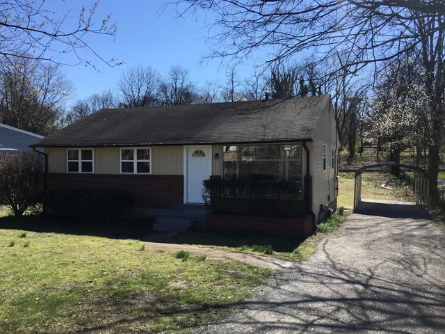 $1,900 | 902 Virginia Avenue, Nashville, TN 37216