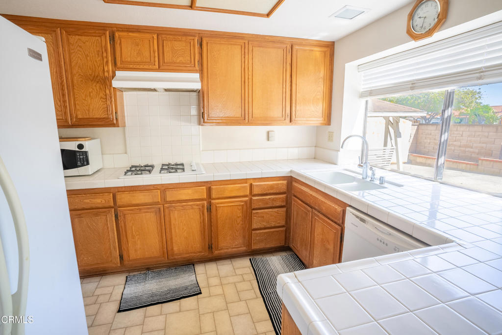2500 Lilac Walk Oxnard, CA 93030 - Photo 19 of 51
