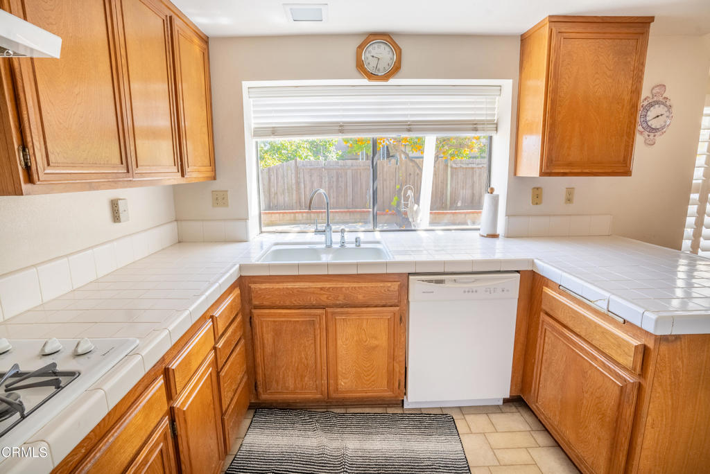 2500 Lilac Walk Oxnard, CA 93030 - Photo 20 of 51