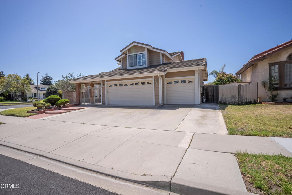 2500 Lilac Walk Oxnard, CA 93030 - Photo 2 of 51