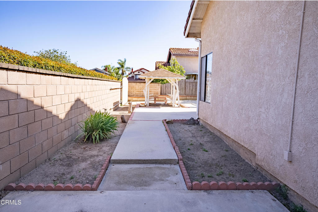 2500 Lilac Walk Oxnard, CA 93030 - Photo 50 of 51