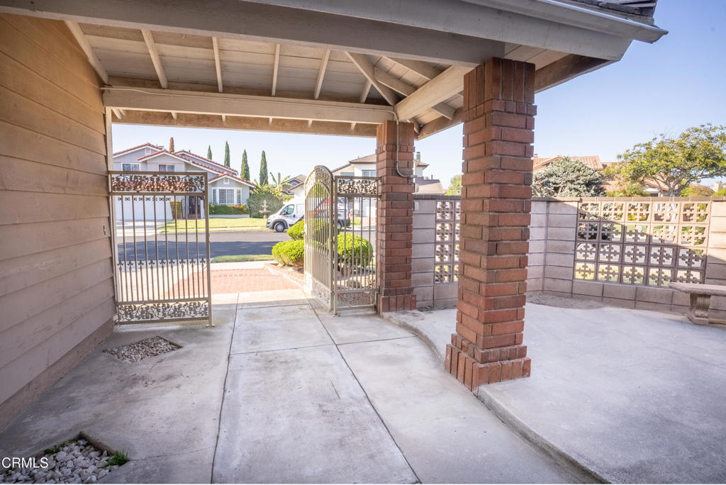 2500 Lilac Walk Oxnard, CA 93030 - Photo 7 of 51
