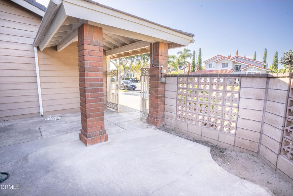 2500 Lilac Walk Oxnard, CA 93030 - Photo 9 of 51
