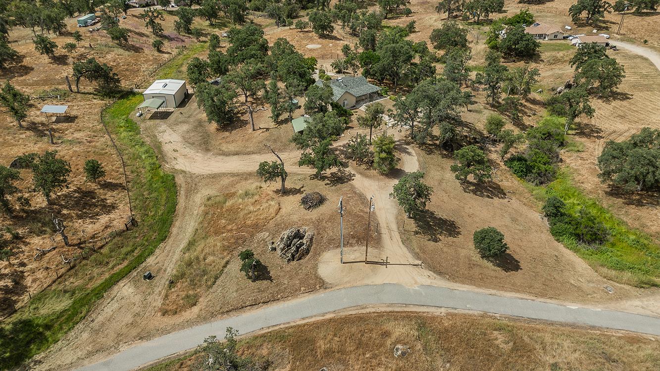 15501 Garlock Lane Prather, CA 93651 - Photo 3 of 47