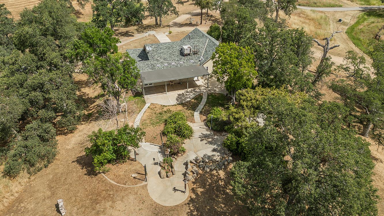 15501 Garlock Lane Prather, CA 93651 - Photo 34 of 47 an aerial view of a house with yard
