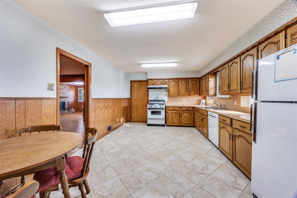 3019 Sharpview Lane Dallas, TX 75228 - Photo 12 of 26 Gallery Image 12