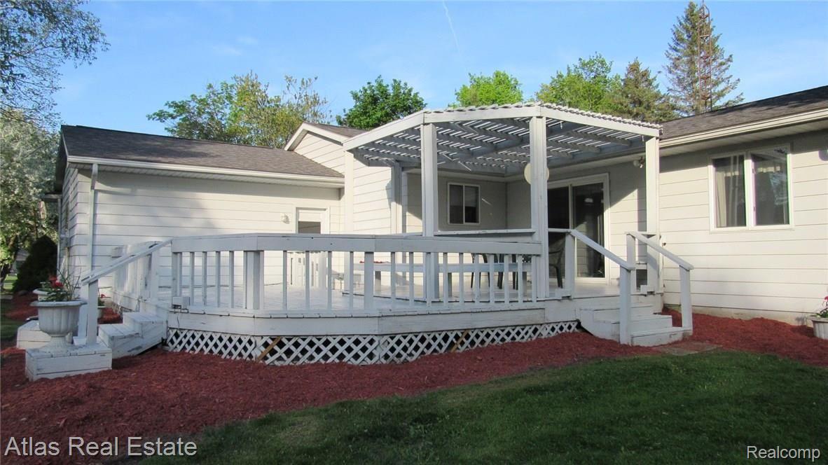 9374 South State Road Goodrich, MI 48438 - Photo 6 of 40 IMG_9251.JPG