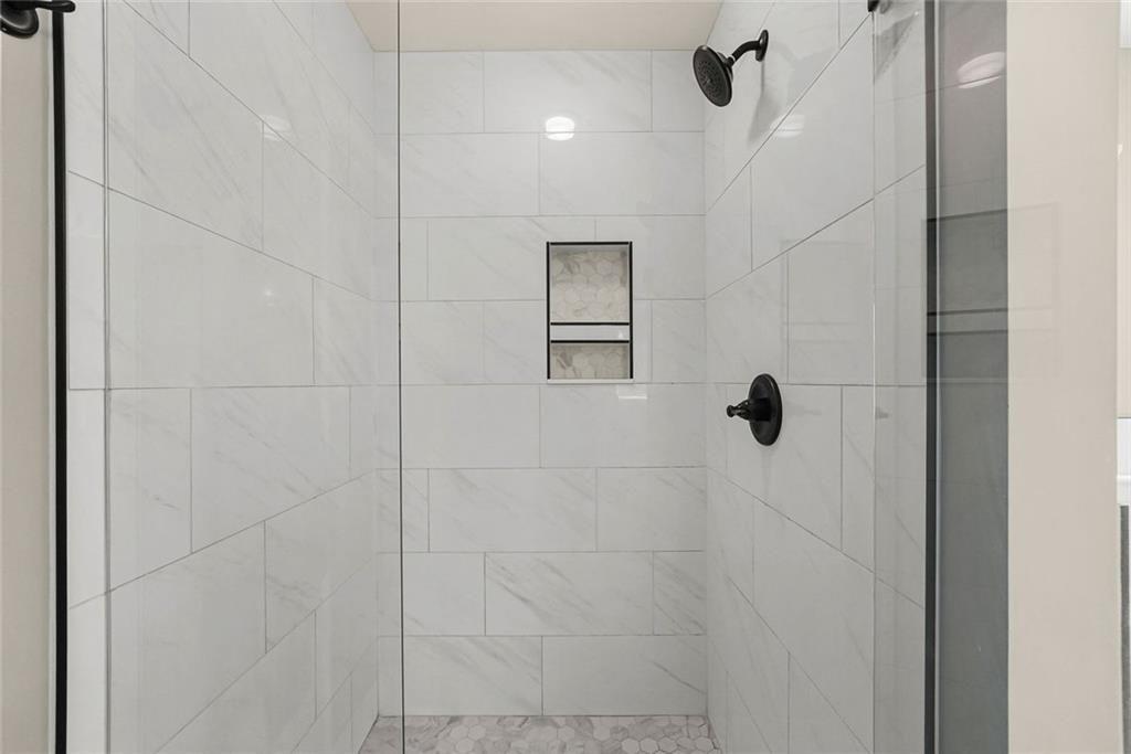 2835 Shadowstone Way Winder, GA 30680 - Photo 13 of 22 Gallery Image 13