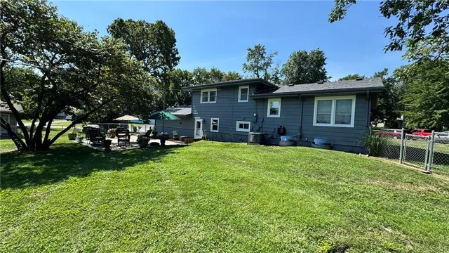 $339,000 | 10406 71st Place, Shawnee, KS 66203