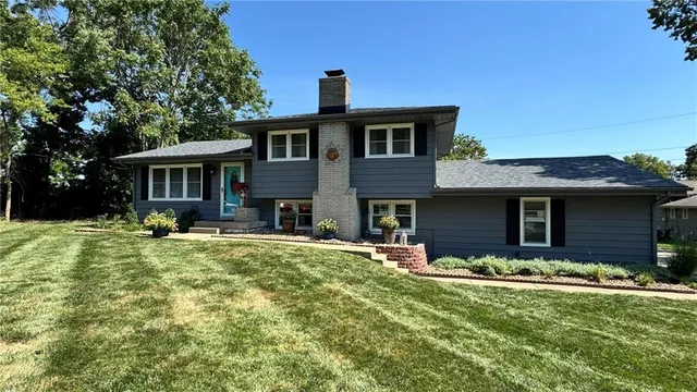 $339,000 | 10406 71st Place, Shawnee, KS 66203