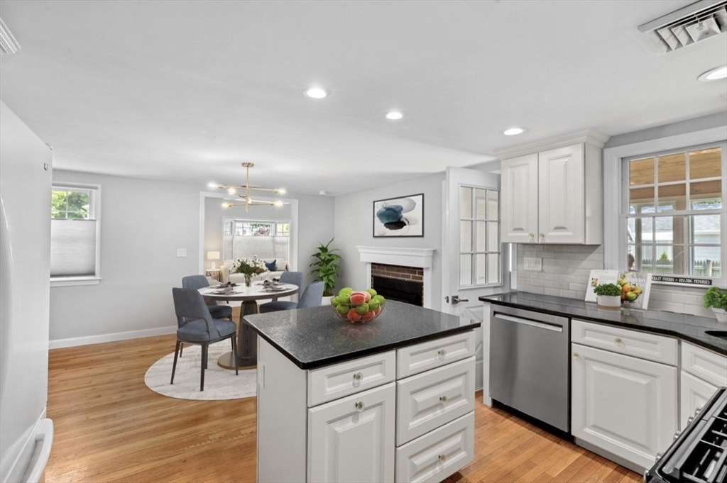 188 Hatherly Road Scituate, MA 02066 - Photo 9 of 26 Gallery Image 9
