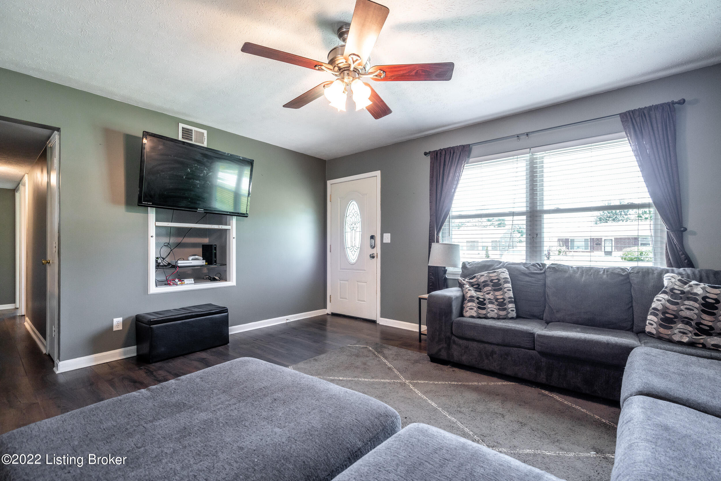 11211 Torrington Road Louisville, KY 40272 - Photo 10 of 24 11211 Torrington Rd-16