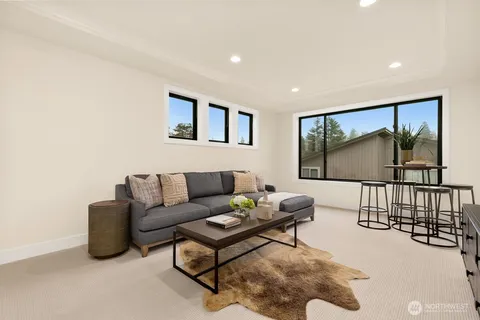 $5,699,950 | 27 Tulalip Key, Bellevue, WA 98006