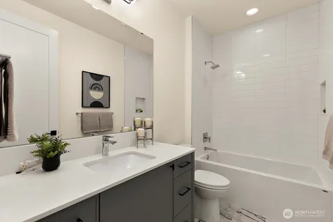 $5,699,950 | 27 Tulalip Key, Bellevue, WA 98006