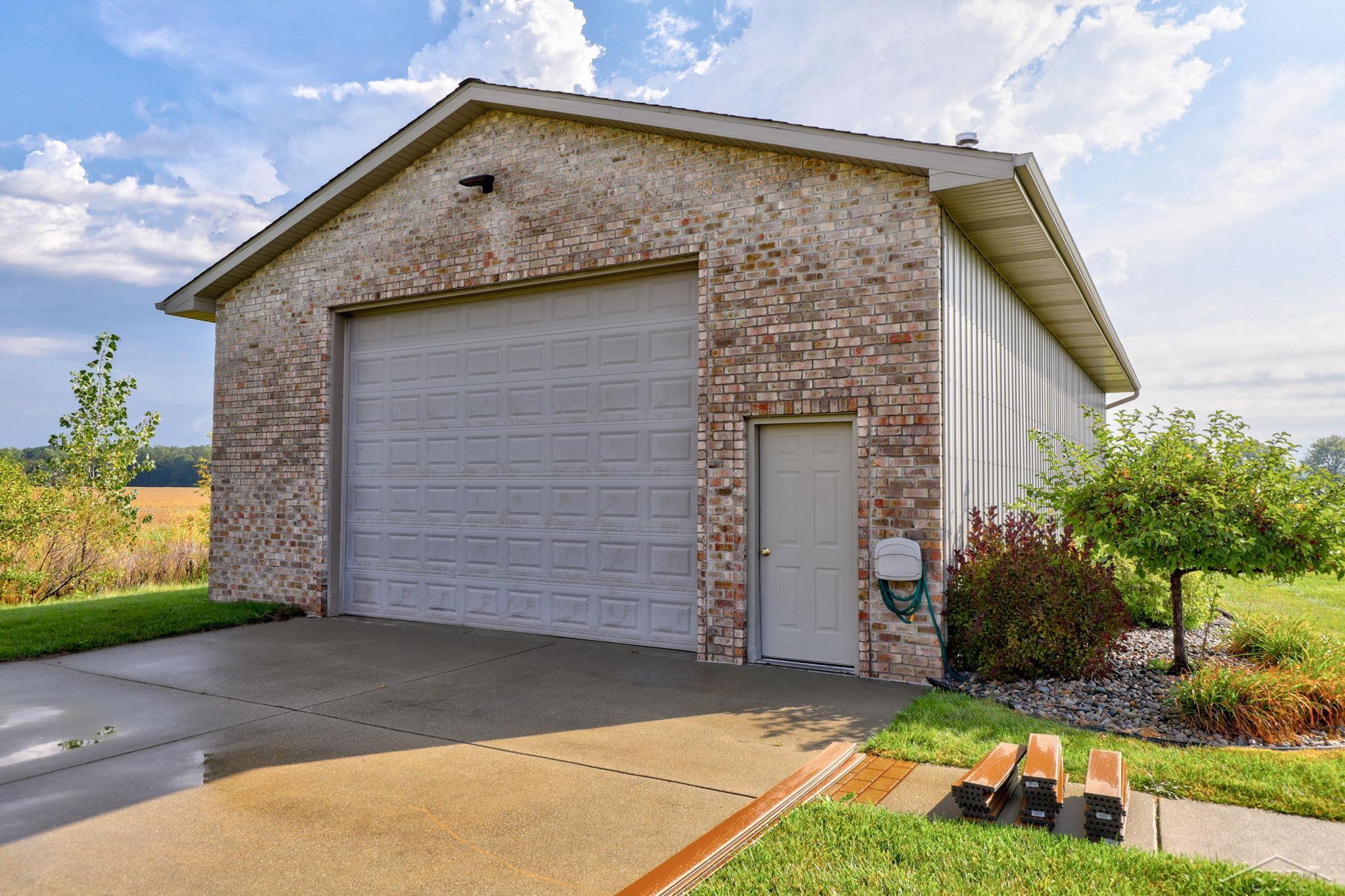 4100 Hackett Road Saginaw, MI 48603 - Photo 46 of 71 50094336-45.JPG