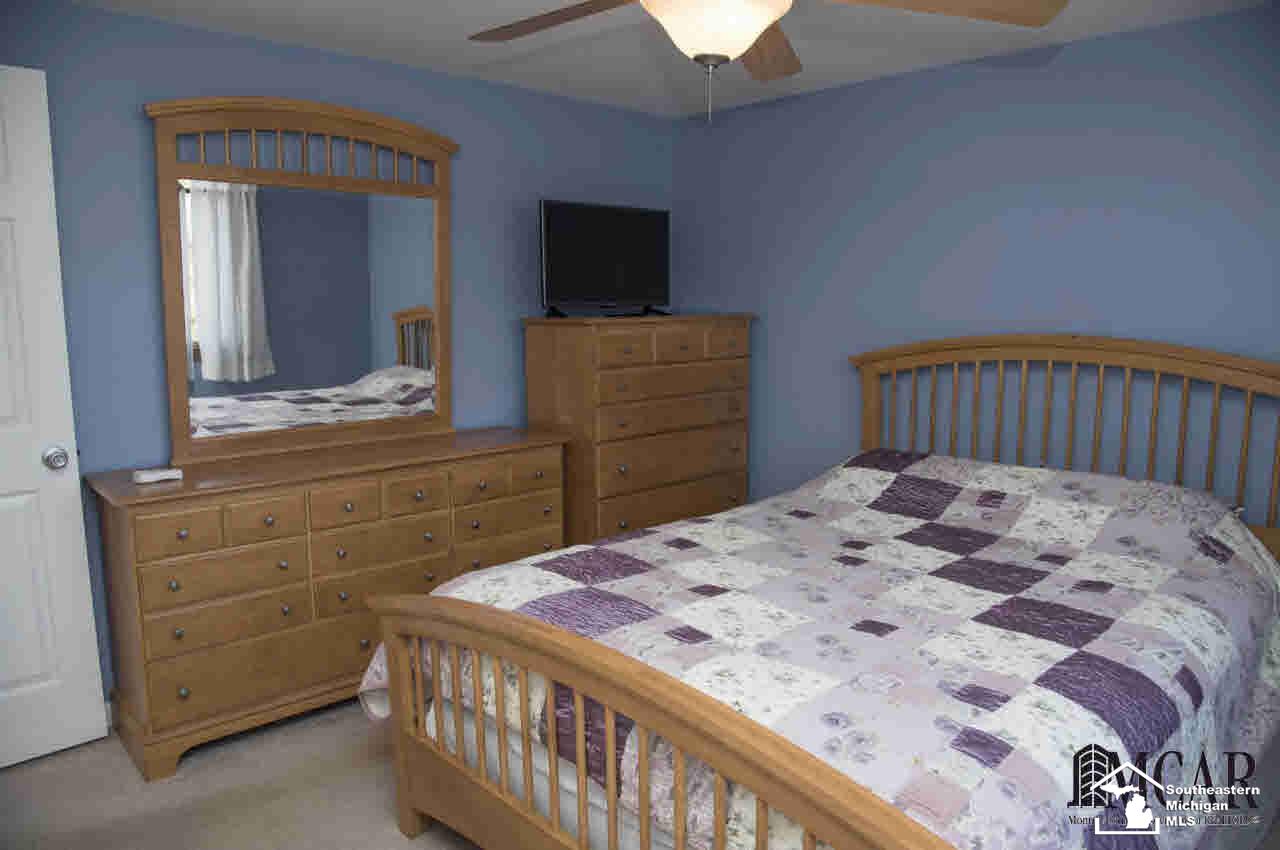 14374 Grafton Road Carleton, MI 48117 - Photo 27 of 37 Gallery Image 27