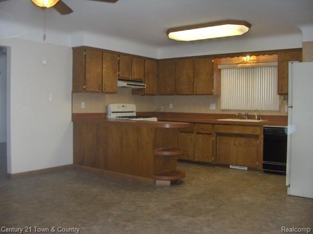 8745 Canal Road Sterling Heights, MI 48314 - Photo 6 of 12 6