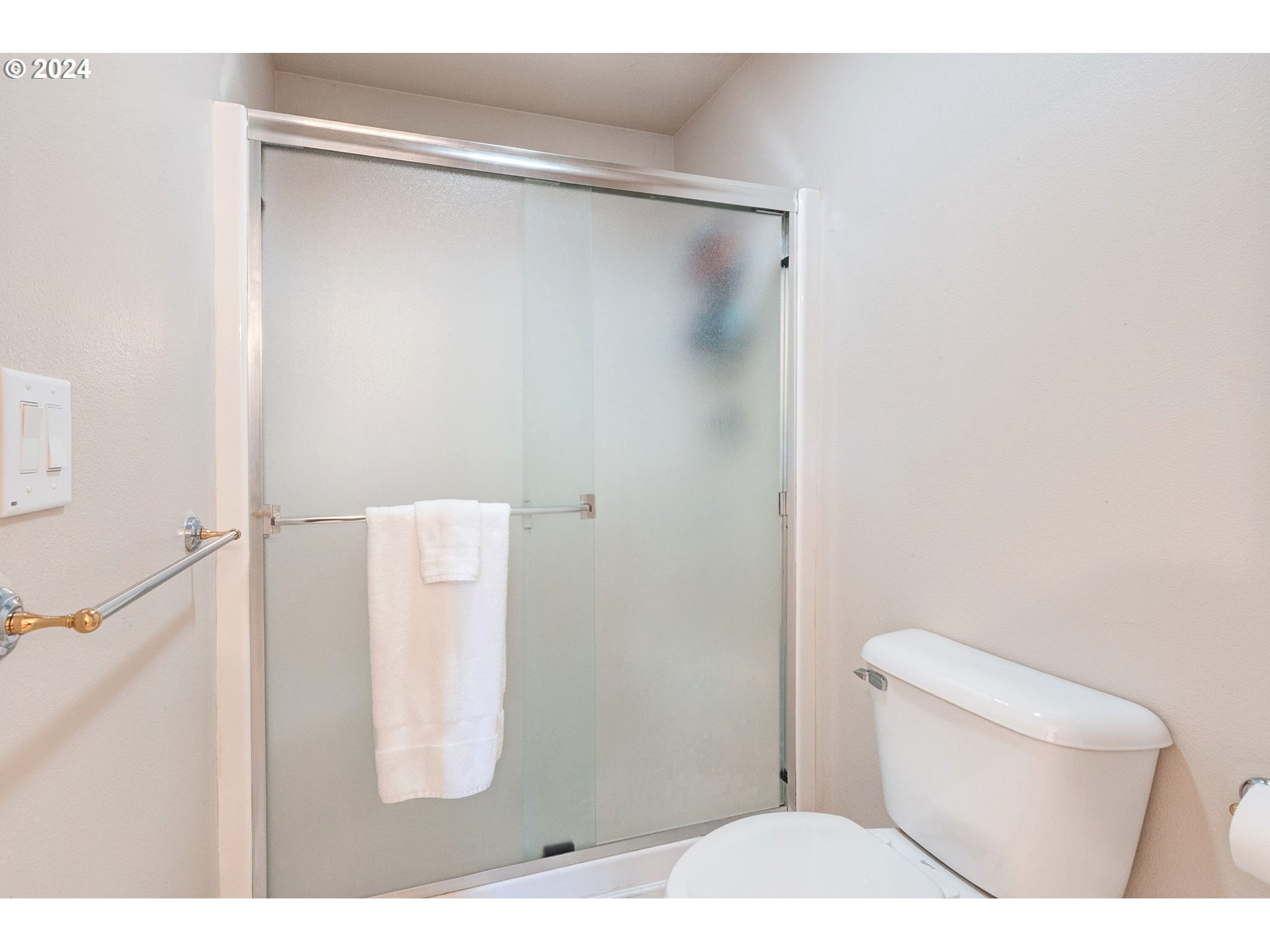 17558 Bryant Road Lake Oswego, OR 97035 - Photo 26 of 48 a bathroom with a toilet and a shower