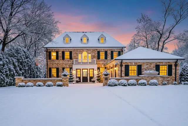 $3,995,000 | 6920 North Barnett Lane, Fox Point, WI 53217