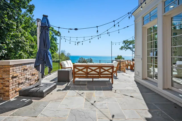 $3,995,000 | 6920 North Barnett Lane, Fox Point, WI 53217