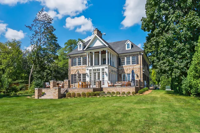 $4,250,000 | 6920 North Barnett Lane, Fox Point, WI 53217