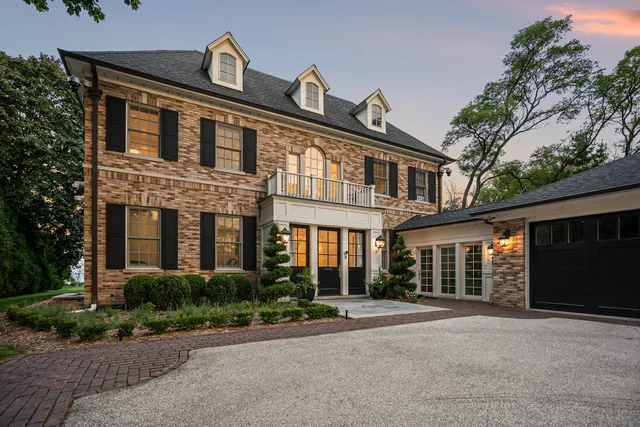 $3,995,000 | 6920 North Barnett Lane, Fox Point, WI 53217