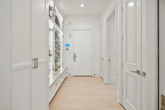 $3,995,000 | 6920 North Barnett Lane, Fox Point, WI 53217