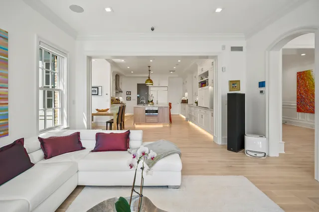 $3,995,000 | 6920 North Barnett Lane, Fox Point, WI 53217