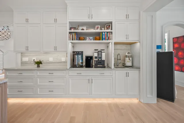 $4,250,000 | 6920 North Barnett Lane, Fox Point, WI 53217