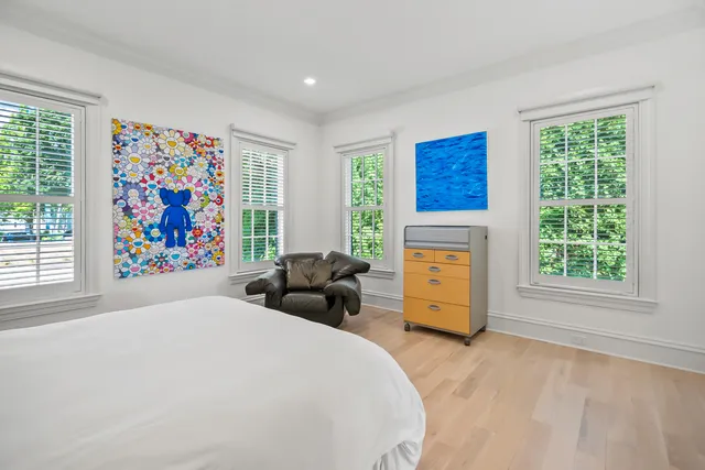 $3,995,000 | 6920 North Barnett Lane, Fox Point, WI 53217