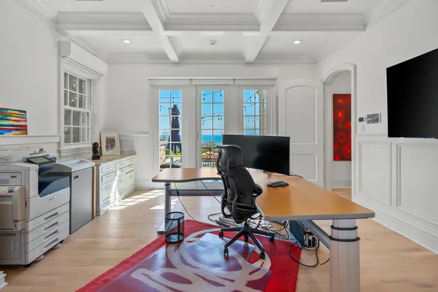 $3,995,000 | 6920 North Barnett Lane, Fox Point, WI 53217