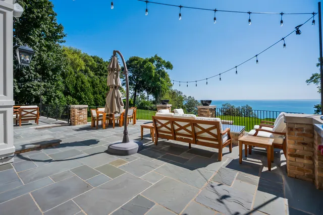 $3,995,000 | 6920 North Barnett Lane, Fox Point, WI 53217