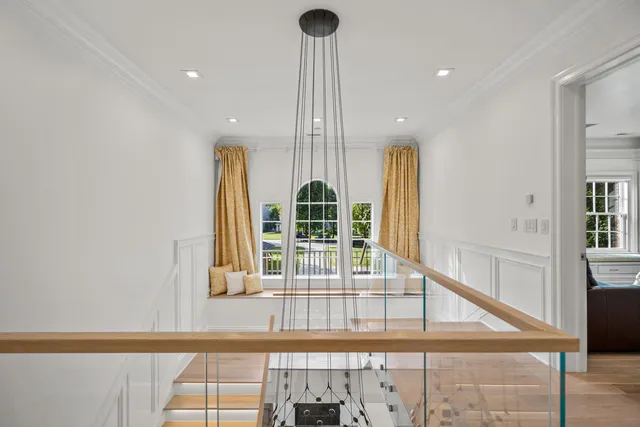 $3,995,000 | 6920 North Barnett Lane, Fox Point, WI 53217