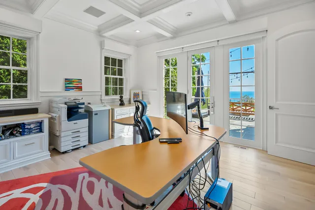 $4,250,000 | 6920 North Barnett Lane, Fox Point, WI 53217