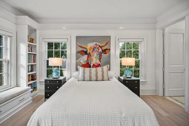 $3,995,000 | 6920 North Barnett Lane, Fox Point, WI 53217