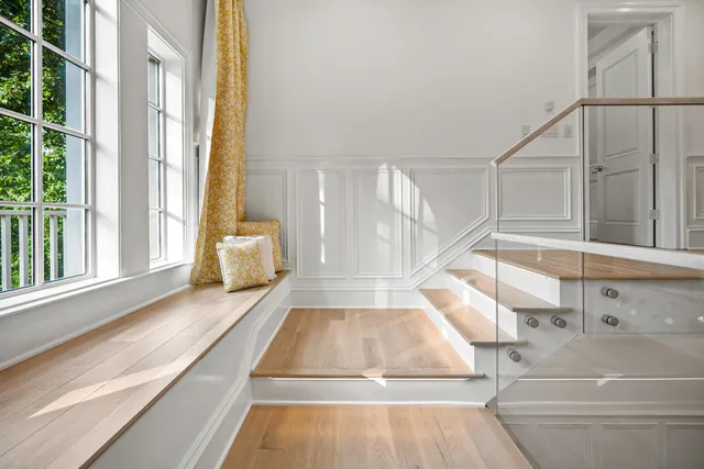 $4,250,000 | 6920 North Barnett Lane, Fox Point, WI 53217