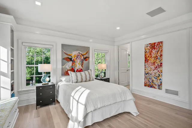 $3,995,000 | 6920 North Barnett Lane, Fox Point, WI 53217