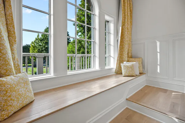 $4,250,000 | 6920 North Barnett Lane, Fox Point, WI 53217