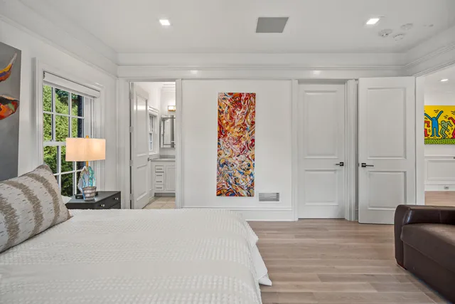 $4,250,000 | 6920 North Barnett Lane, Fox Point, WI 53217