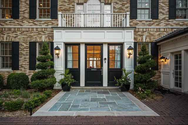 $4,250,000 | 6920 North Barnett Lane, Fox Point, WI 53217