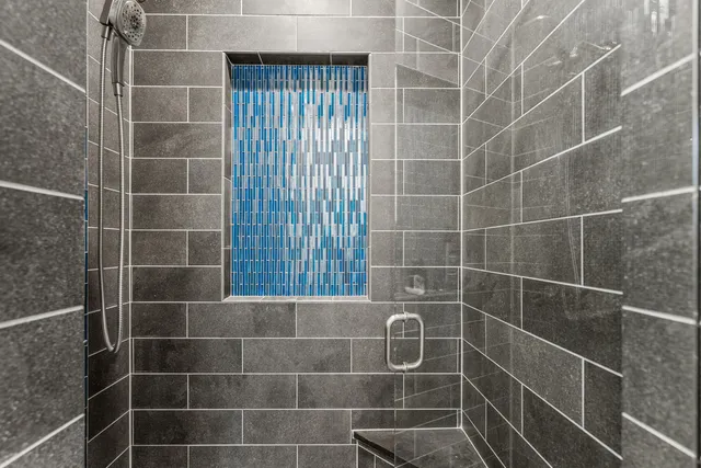 $3,995,000 | 6920 North Barnett Lane, Fox Point, WI 53217