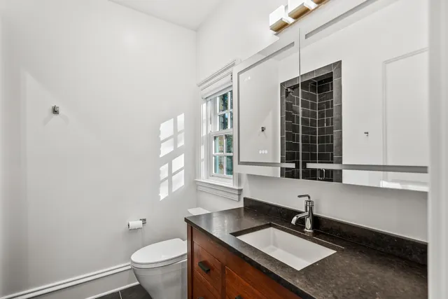 $4,250,000 | 6920 North Barnett Lane, Fox Point, WI 53217