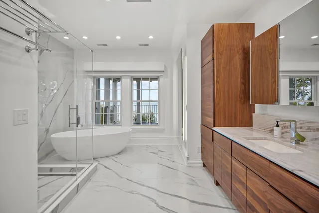 $3,995,000 | 6920 North Barnett Lane, Fox Point, WI 53217