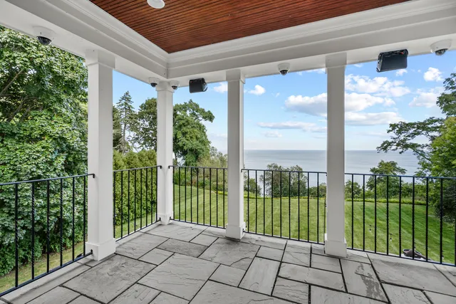 $4,250,000 | 6920 North Barnett Lane, Fox Point, WI 53217
