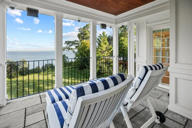 $3,995,000 | 6920 North Barnett Lane, Fox Point, WI 53217