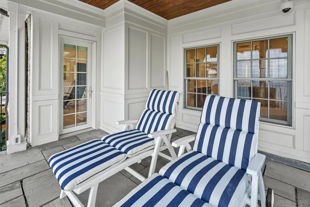 $3,995,000 | 6920 North Barnett Lane, Fox Point, WI 53217