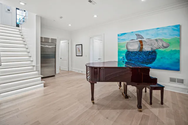 $3,995,000 | 6920 North Barnett Lane, Fox Point, WI 53217