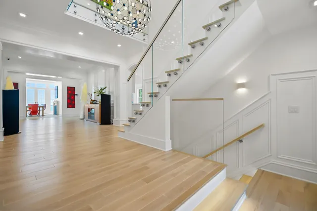 $3,995,000 | 6920 North Barnett Lane, Fox Point, WI 53217