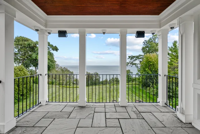 $4,250,000 | 6920 North Barnett Lane, Fox Point, WI 53217